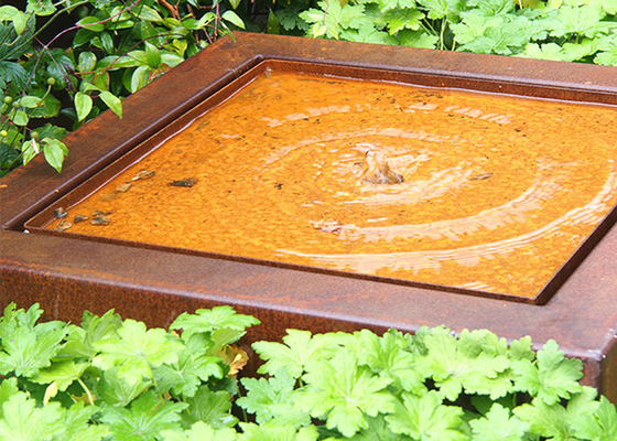 L'acqua decorativa all'aperto della scultura del giardino del metallo caratterizza su misura
