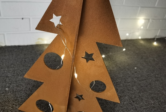 Il laser ha tagliato gli ornamenti del giardino della decorazione dell'albero di Natale del metallo del mestiere della decorazione di Natale