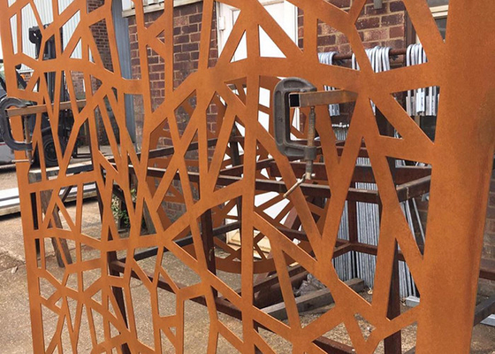 Il laser decorativo di spessore 3mm ha tagliato lo schermo Corten che il giardino d'acciaio riveste lo SGS di pannelli