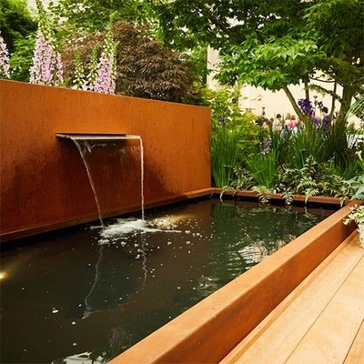 Paesaggio all'aperto del giardino della fontana d'acciaio moderna di Corten rettangolare