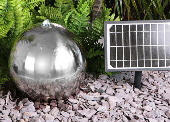 il giardino del metallo di 70cm orna la caratteristica dell'acqua della sfera di acciaio inossidabile con le luci del LED