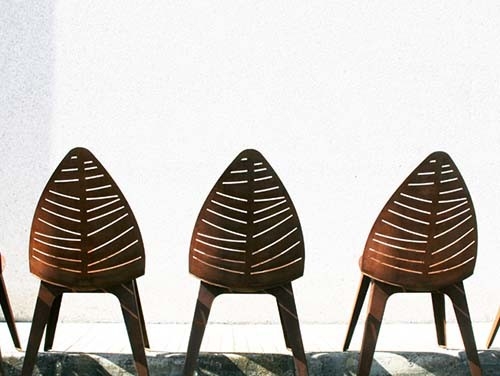 Sedia di giardino d'acciaio dei mobili metallici all'aperto di H97*L52.5*D60 cm con la parte posteriore a forma di foglia