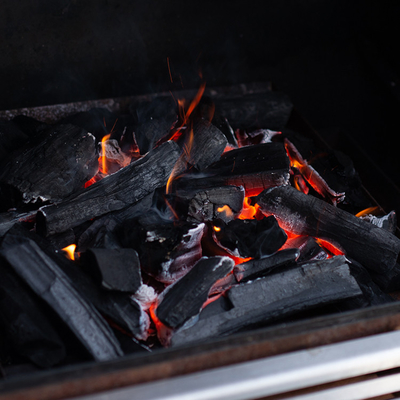 Fornello da campeggio per barbecue da esterno in acciaio corten con griglia di cottura