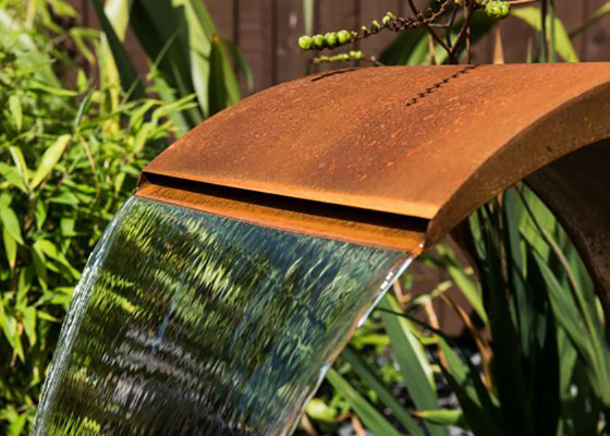 decorazione esteriore su misura fontana della palla arrugginita 65cm
