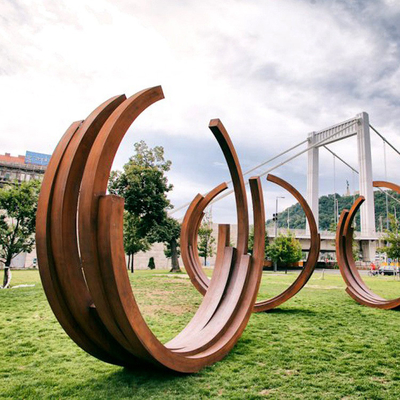 Grandi statue del metallo dell'estratto della scultura d'acciaio astratta moderna di Ring Rustic Corten