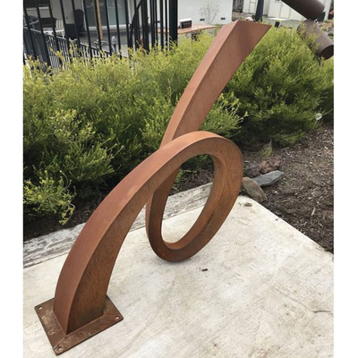 Annata Rusty Metal Garden Abstract Sculptures all'aperto del giardino di Gnee personalizzabile