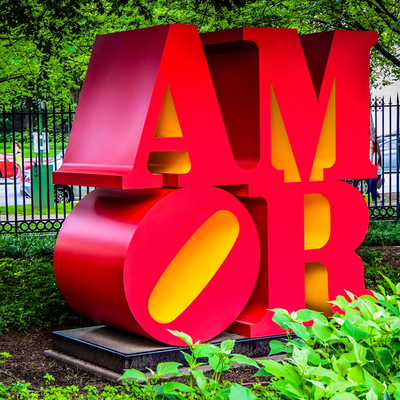 Il giardino di Gnee che abbellisce la scultura rossa del metallo della decorazione ha personalizzato