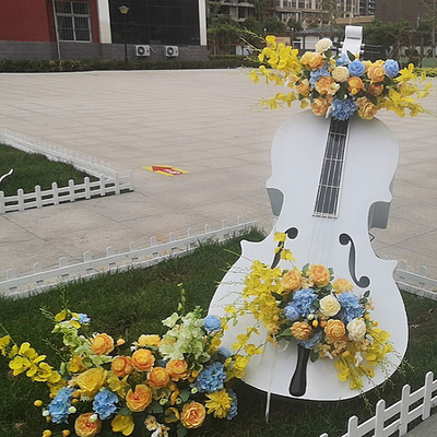 Scultura dello strumento musicale del violoncello del ferro per gli ornamenti all'aperto del prato inglese del giardino