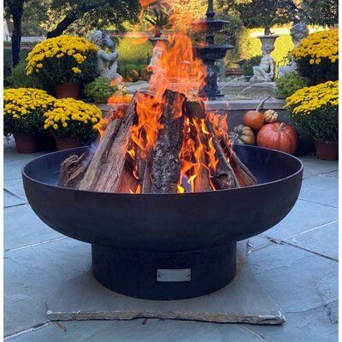 Grande pozzo del fuoco dell'addetto alla brasatura del falò del metallo resistente all'aperto del giardino